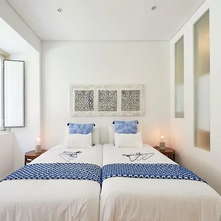 Avenida Da Liberdade Apartamento *